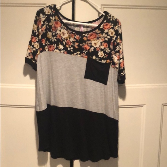 Color block top - Picture 1 of 2